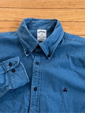 Brooks Brothers Chambray Denim Shirt Mens M Blue Button Down Regent Fit Preppy